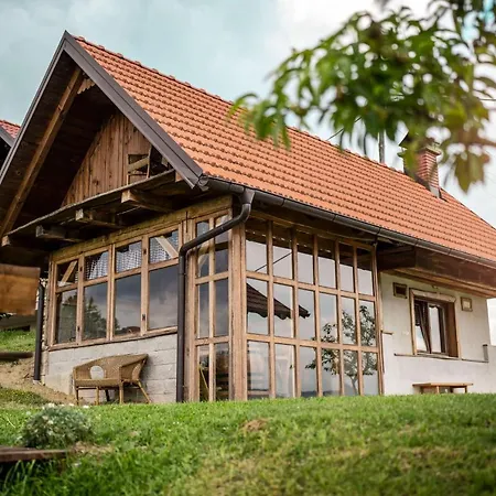 House Aronija *