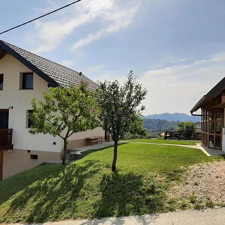 House Aronija Vakantiehuis *