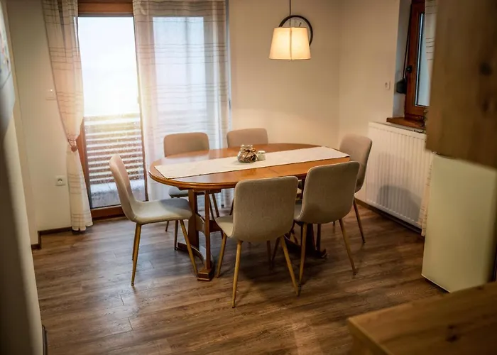 別荘 House Aronija