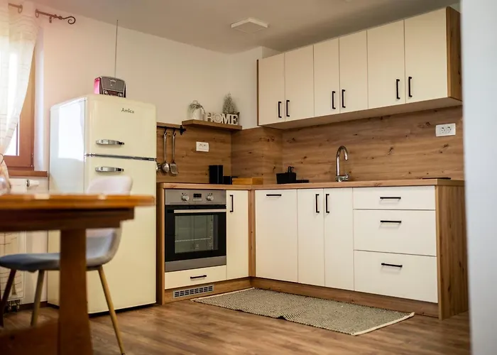 House Aronija 別荘 Šmarje pri Jelšah