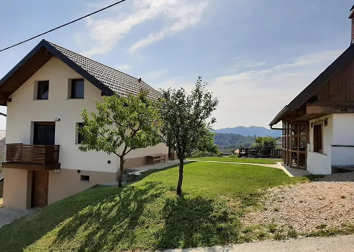 House Aronija 別荘 *